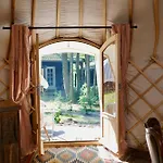 Unieke Yurt In Het Bos Met Jacuzzi En Sauna
