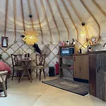 Luxury tent Unieke Yurt In Het Bos Met Jacuzzi En Sauna *