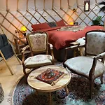 Unieke Yurt In Het Bos Met Jacuzzi En Sauna