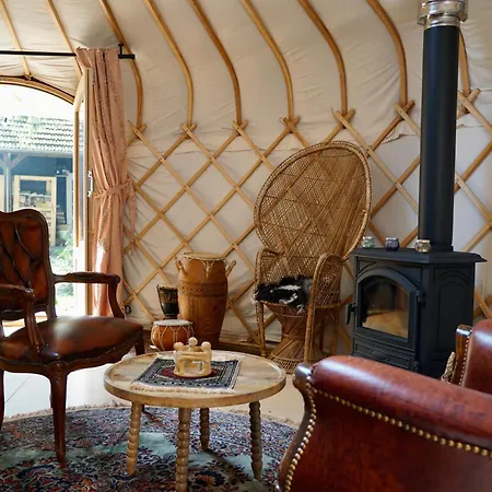 Unieke Yurt In Het Bos Met Jacuzzi En Sauna אוהל מפואר Erp