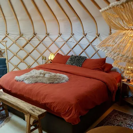 Unieke Yurt In Het Bos Met Jacuzzi En Sauna אוהל מפואר Erp