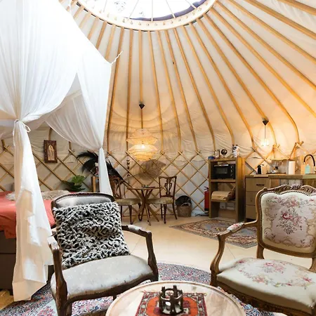 Unieke Yurt In Het Bos Met Jacuzzi En Sauna